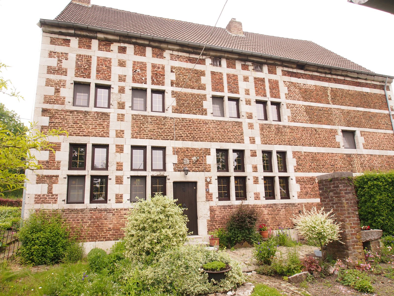 rénovation de châssis maison classée à Herve -Liège